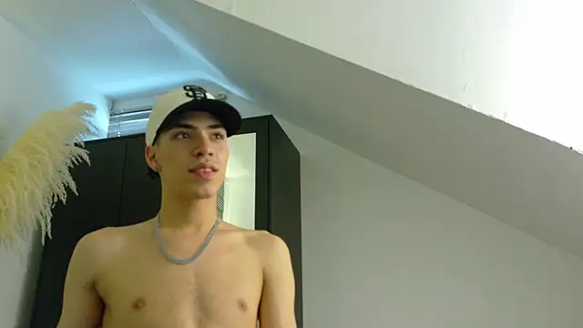 Monyel_Blake webcam