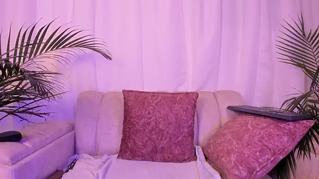 scarlet_boobs01 webcam