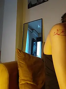 Mia_Cannon webcam