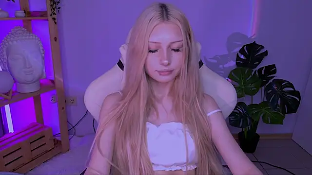 SashaQuin webcam