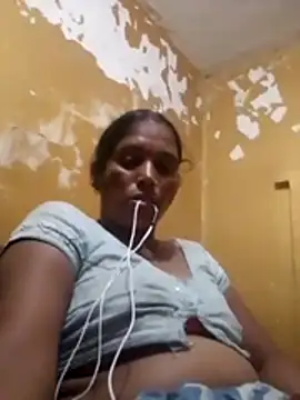 Rakhihot35 webcam
