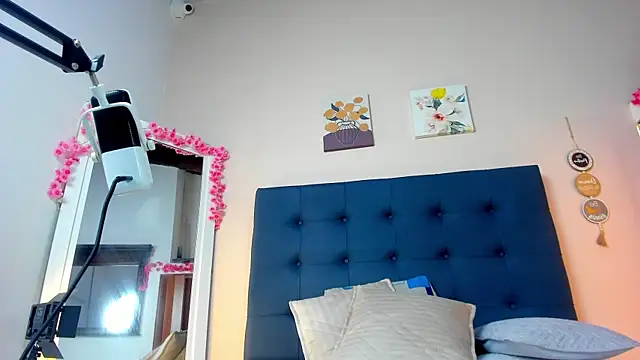 Helena_April webcam
