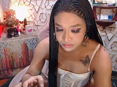 UrQueenBigCums webcam