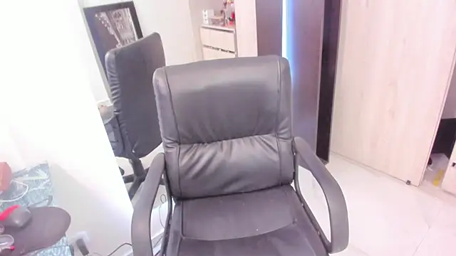 BellaFlaming webcam