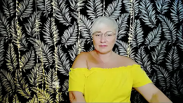 Olivia_playful webcam