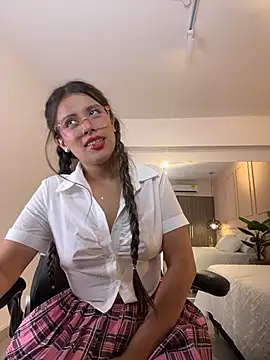 NINI__MOON__ webcam