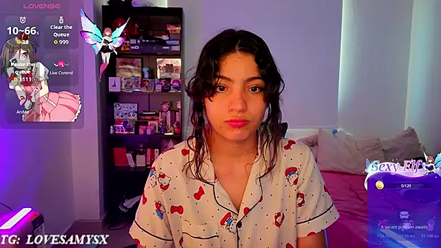Lovelyamyy live cam on StripChat