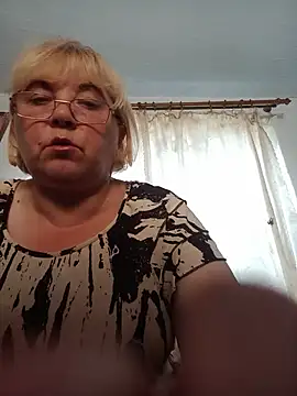 Elena_Beautiful784 live cam on StripChat