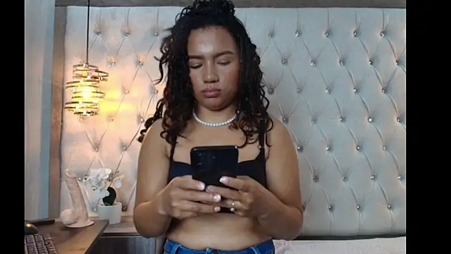 TamaraaHoney webcam