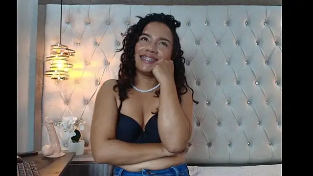 TamaraaHoney webcam