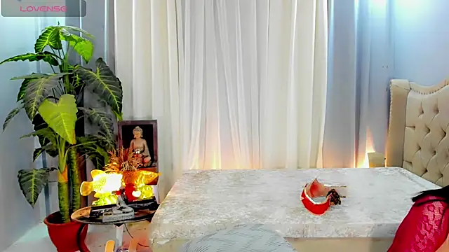 MochaliciousTransOnTop webcam