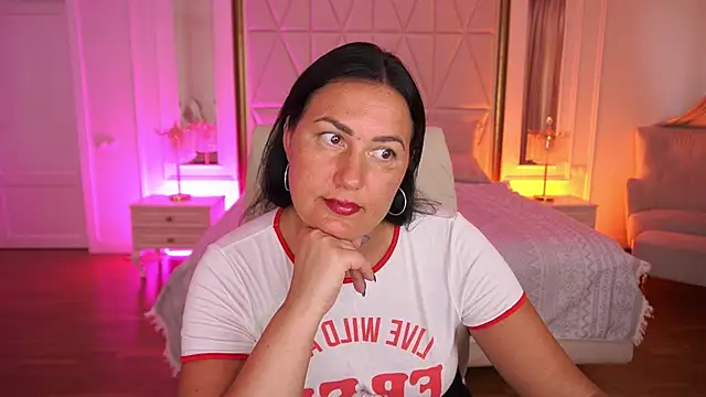 VelvetLuck webcam