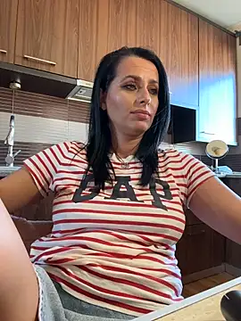 Hotmomcheckk_ webcam