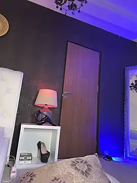 BellaKarma webcam