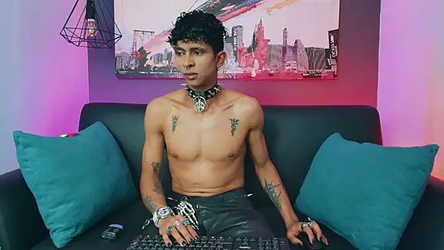 Maximoking26 webcam