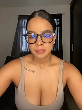 trianawhite webcam