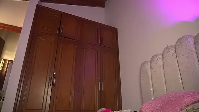 pocahotass_11 webcam