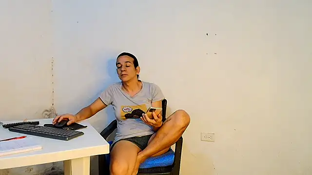 Oh_Tique webcam