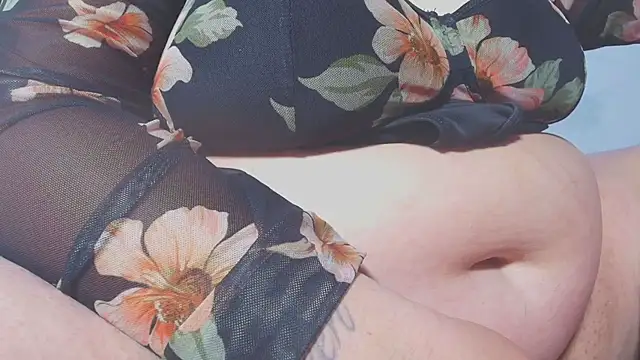 Scarlet_BBW webcam