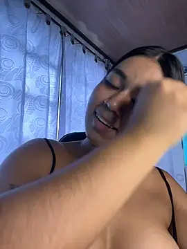 ALANAH_KITTY live cam on StripChat