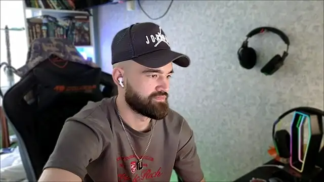 _Serious_Man webcam