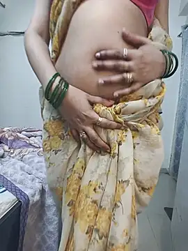 lavanya_sexyy (F milf) - Boobs oil