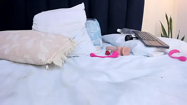 mayaevansmg webcam