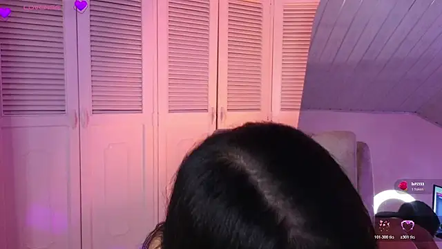 Katiaa_n live cam on StripChat