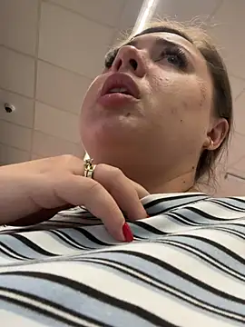 Sara_Hug webcam