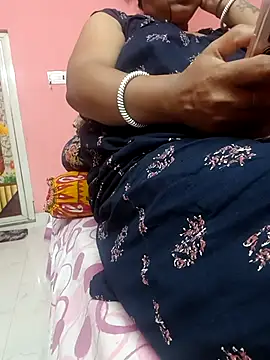 Cute-Swewty webcam