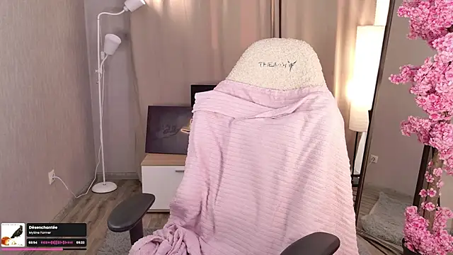 Playful_Lia webcam