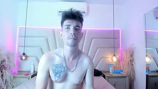 Luna_and_Axell webcam