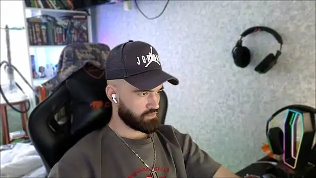 _Serious_Man webcam