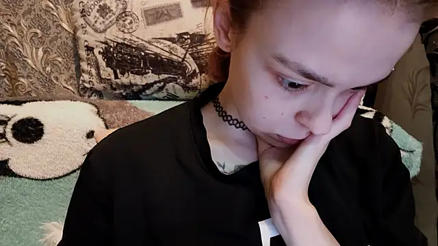 CaraDelevingnee webcam
