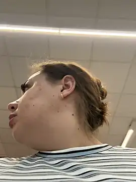 Sara_Hug webcam
