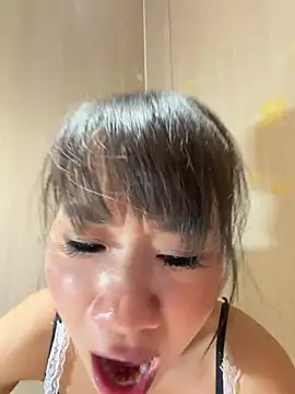 wemroudeyu live cam on StripChat