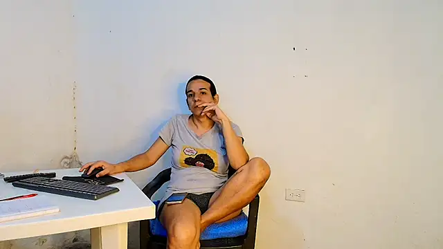 Oh_Tique webcam