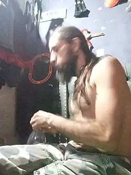hairy_mannn live cam on StripChat
