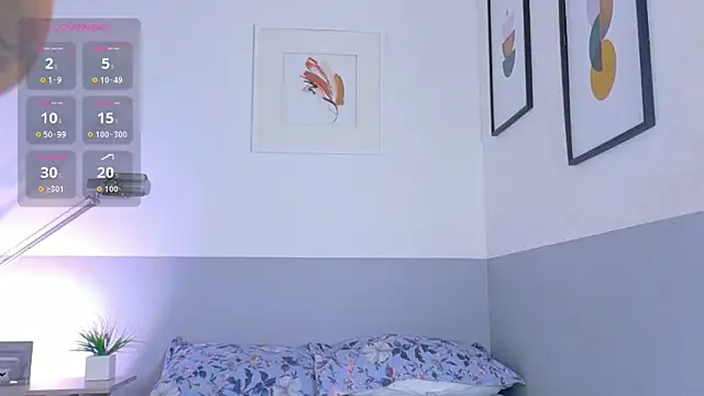 youngmommyy live cam on StripChat