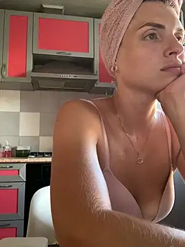 SeducingYoghourt live cam on StripChat