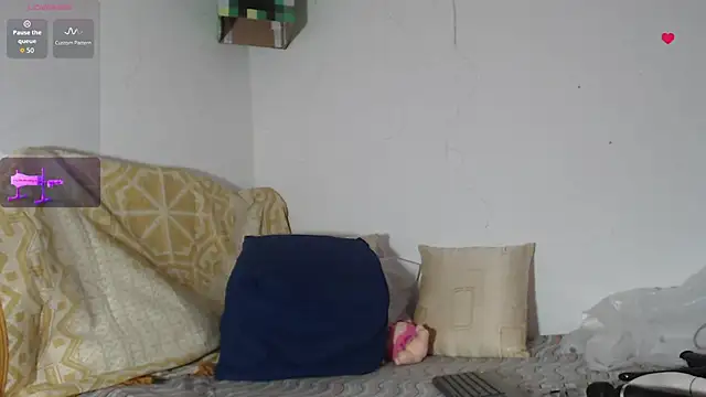 BiirdyDavis live cam on StripChat