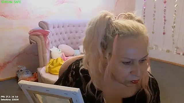 Penelope_Pinky webcam
