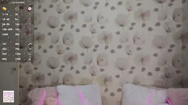 Live webcam thumbnail of _cute_ice featuring #girls and #hd