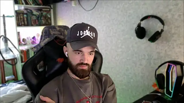 _Serious_Man webcam