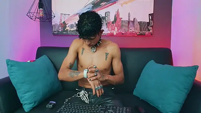 Maximoking26 webcam