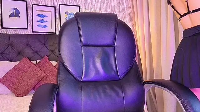 dark__nymph live cam on StripChat