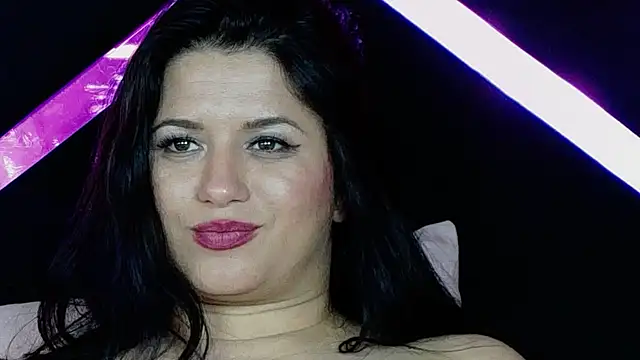 EssenaMonroe webcam