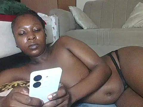Sexyblackgold live cam on StripChat
