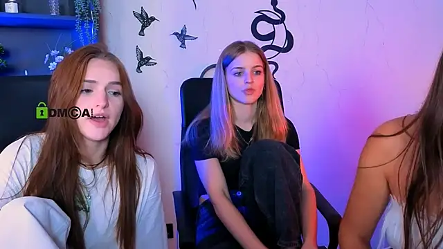 lisa_dark_ webcam