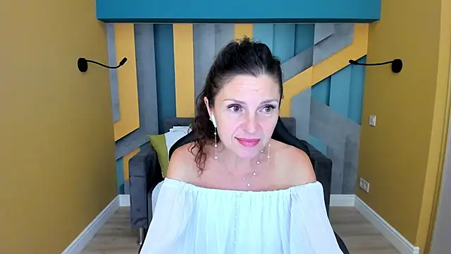 EllaLong webcam